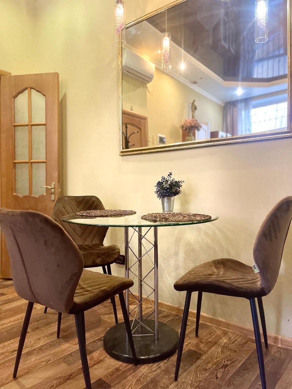 Apartments De-Ribas โอเดสซา ภายนอก รูปภาพ